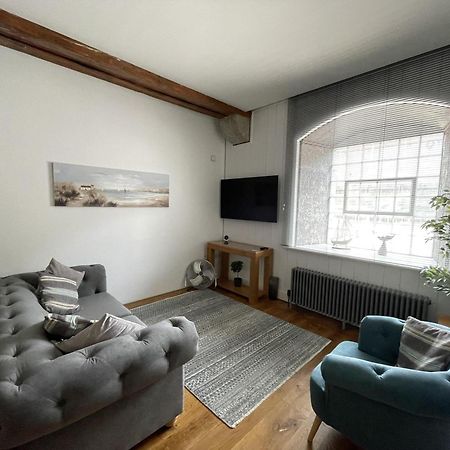 Cozy Coastal Apartment Плаймаут Экстерьер фото